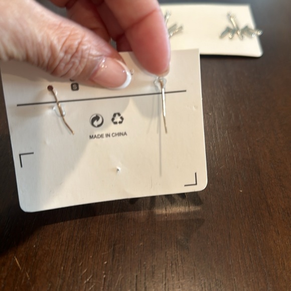 Duo Earrings - Picture 5 of 5